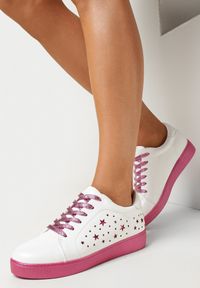Born2be - Biało-Różowe Sneakersy Sznurowane Tazaya. Kolor: biały