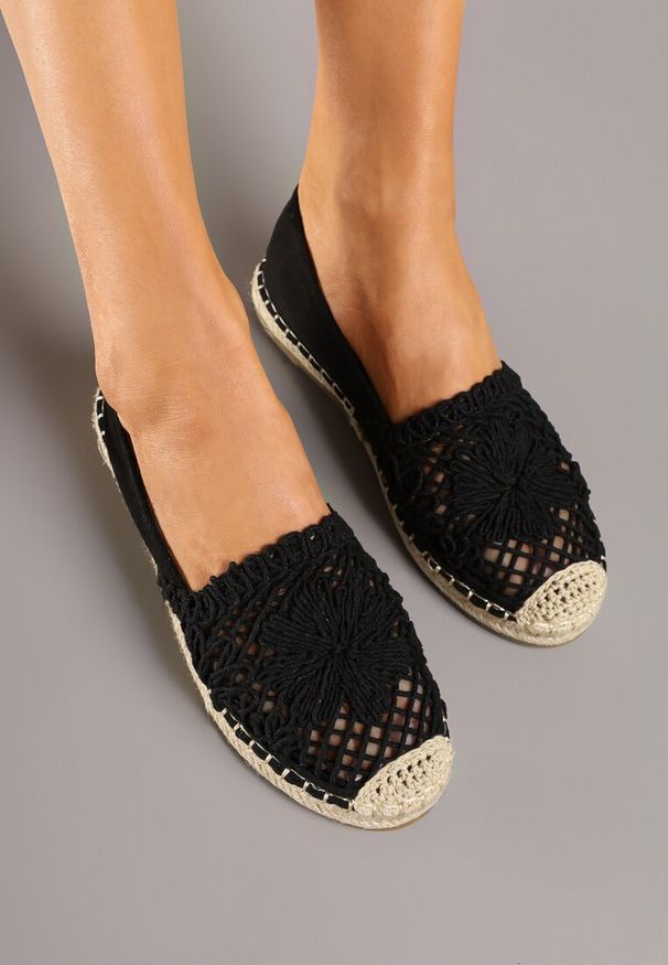Renee - Czarne Ażurowe Espadryle na Podeszwie z Plecionki Nusariana. Okazja: na co dzień, na spacer. Kolor: czarny. Materiał: jeans. Wzór: ażurowy. Sezon: lato, wiosna. Styl: elegancki, casual