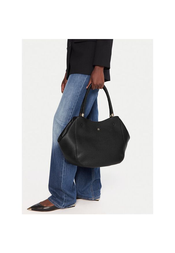 Torebka Aigner. Kolor: czarny
