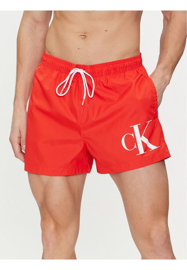 Calvin Klein Swimwear Szorty kąpielowe KM0KM00967 Czerwony Regular Fit. Kolor: czerwony. Materiał: syntetyk