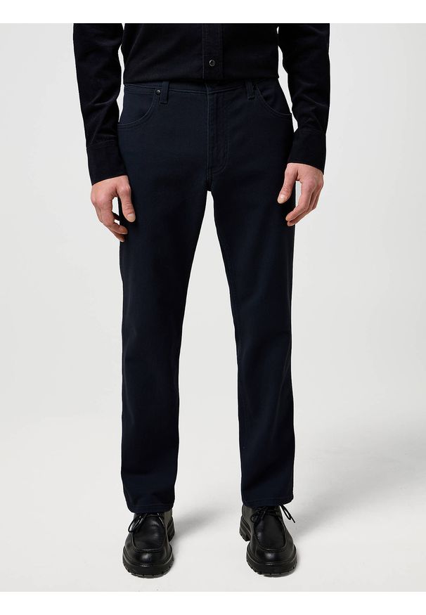 Wrangler - MĘSKIE SPODNIE WRANGLER GREENSBORO COLD STEEL 112372417