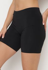 Born2be - Czarne Szorty Typu Kolarki Dolamira. Okazja: na co dzień. Kolor: czarny. Styl: klasyczny, casual #4