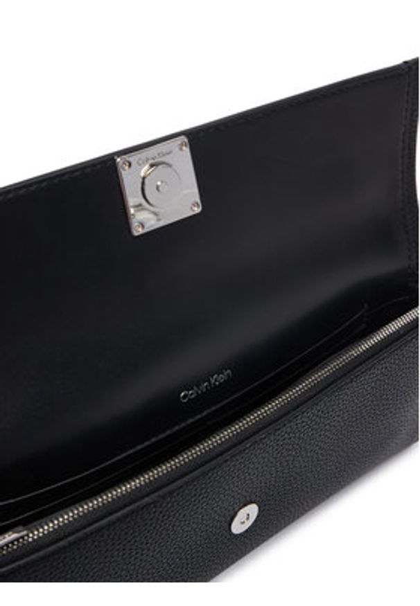 Calvin Klein Torebka Emblem Hw Pebble Clutch LV04F3740G Czarny. Kolor: czarny. Materiał: skórzane