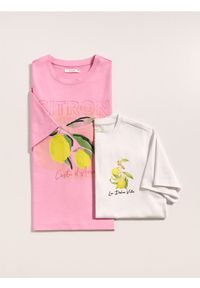 Reserved - Bawełniany t-shirt z nadrukiem - różowy. Kolor: różowy. Materiał: bawełna. Wzór: nadruk