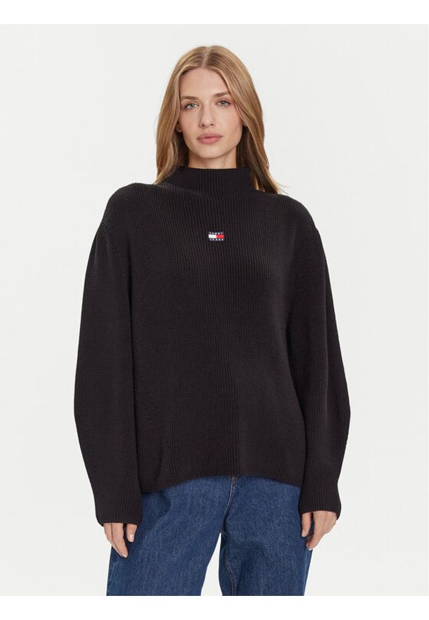 Tommy Jeans Sweter Badge DW0DW21676 Czarny Relaxed Fit. Kolor: czarny. Materiał: bawełna