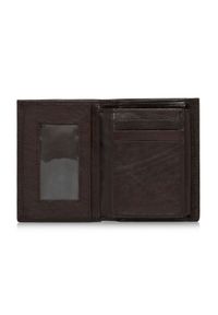 Ochnik - Brązowy skórzany niezapinany portfel męski. Kolor: brązowy. Materiał: skóra