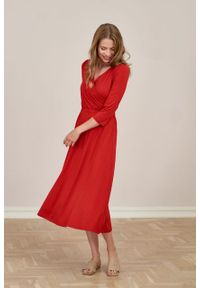 Marie Zélie - Sukienka Rita czerwień chili mikromodal. Typ kołnierza: dekolt kopertowy. Kolor: czerwony. Materiał: wiskoza, dzianina, elastan, włókno, skóra. Długość rękawa: krótki rękaw. Typ sukienki: proste, kopertowe #1