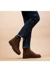 Trapery damskie Timberland Courma TRADITIONAL6IN. Okazja: do pracy, na co dzień, na spacer. Kolor: brązowy. Styl: casual