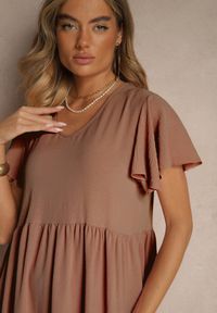 Renee - Brązowa Rozkloszowana Sukienka z Wiskozą w Casualowym Stylu Filarenna. Okazja: na co dzień. Typ kołnierza: dekolt w serek. Kolor: brązowy. Materiał: wiskoza. Długość rękawa: krótki rękaw. Styl: klasyczny, elegancki, casual #4