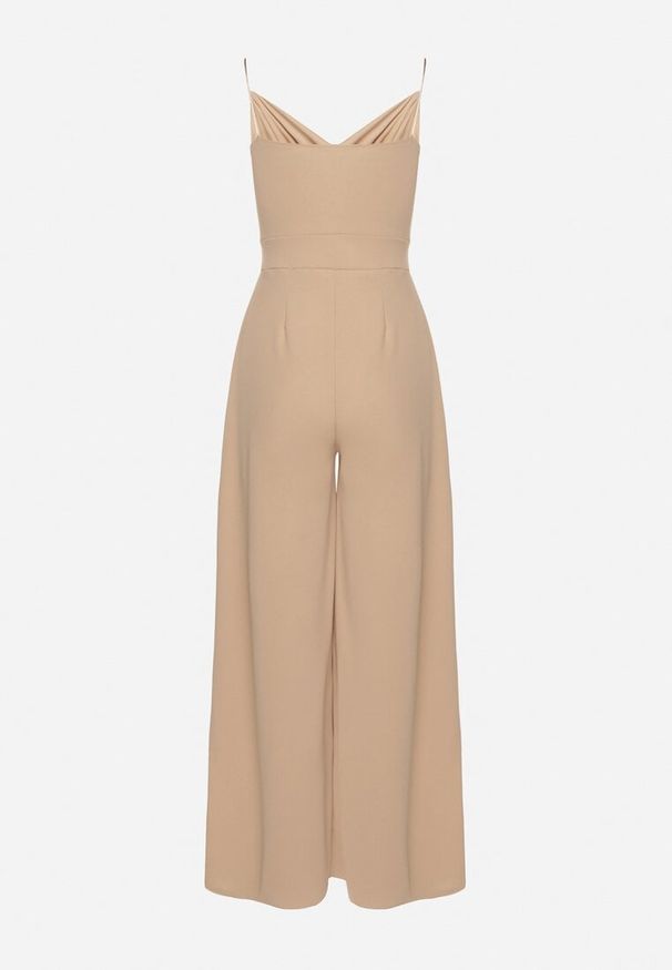 Born2be - Ciemnobeżowy Kombinezon z Trójkątnym Dekoltem na Cienkich Ramiączkach Iliantia. Kolor: beżowy. Materiał: tkanina. Długość rękawa: na ramiączkach. Sezon: lato