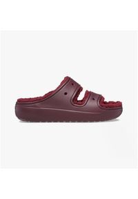 Klapki Crocs Classic Cozzzy. Kolor: czerwony. Styl: sportowy