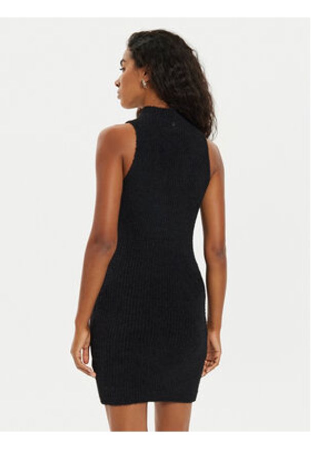 Guess Sukienka codzienna W4BK72 Z3BJ0 Czarny Regular Fit. Okazja: na co dzień. Kolor: czarny. Materiał: syntetyk. Typ sukienki: proste. Styl: casual