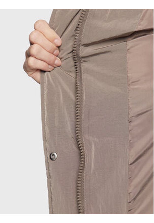 Calvin Klein Kurtka zimowa Modern Padded K20K204693 Beżowy Regular Fit. Kolor: beżowy. Materiał: syntetyk. Sezon: zima