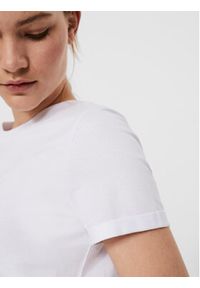 Vero Moda T-Shirt Paula 10243889 Biały Regular Fit. Kolor: biały. Materiał: bawełna