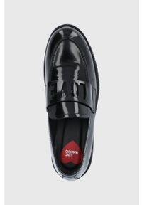 Love Moschino mokasyny skórzane damskie kolor czarny na platformie. Nosek buta: okrągły. Kolor: czarny. Materiał: skóra. Wzór: gładki. Obcas: na platformie
