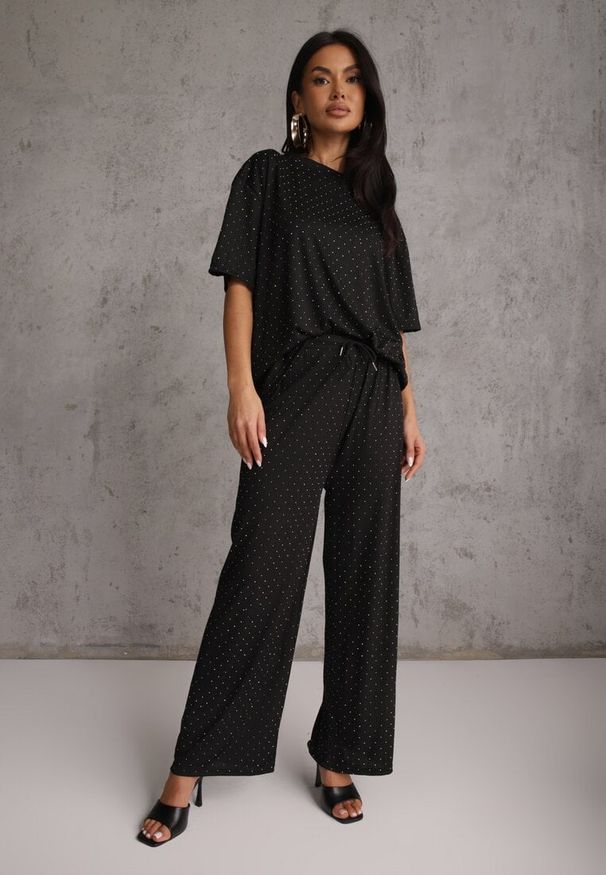 Renee - Czarny Oversizowy Komplet Zdobiony Cyrkoniami T-shirt i Spodnie Arnateia. Kolor: czarny. Wzór: aplikacja