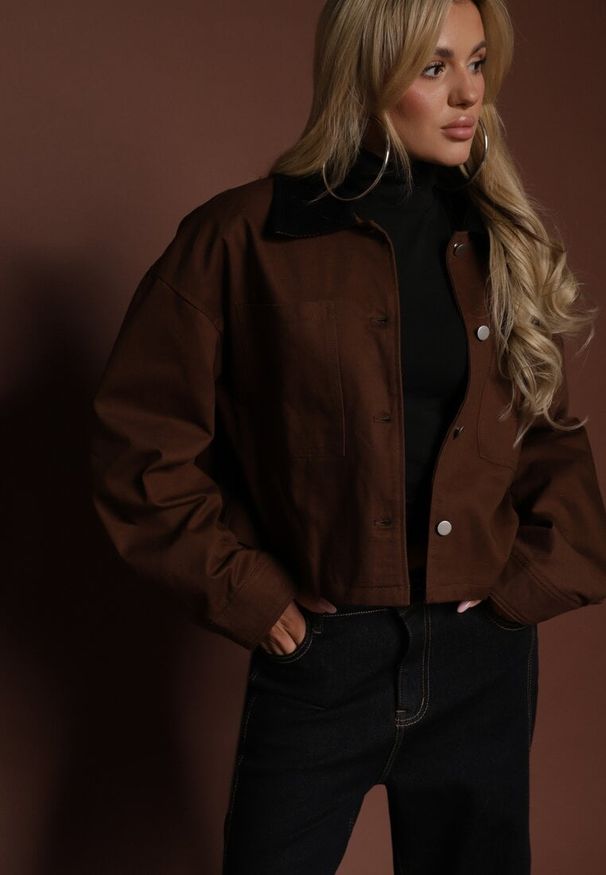 Renee - Brązowa Kurtka Koszulowa z Bawełny Azrea. Okazja: na co dzień. Kolor: brązowy. Materiał: bawełna. Styl: casual, elegancki
