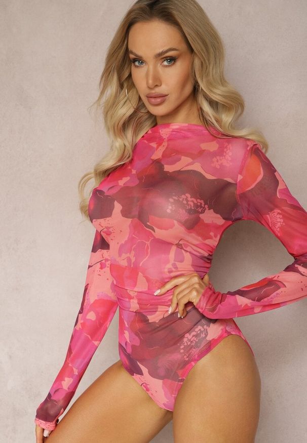 Renee - Czerwone Body z Siateczki z Długimi Rękawami i Abstrakcyjnym Printem Ularalima. Kolor: czerwony. Długość rękawa: długi rękaw. Długość: długie. Wzór: nadruk