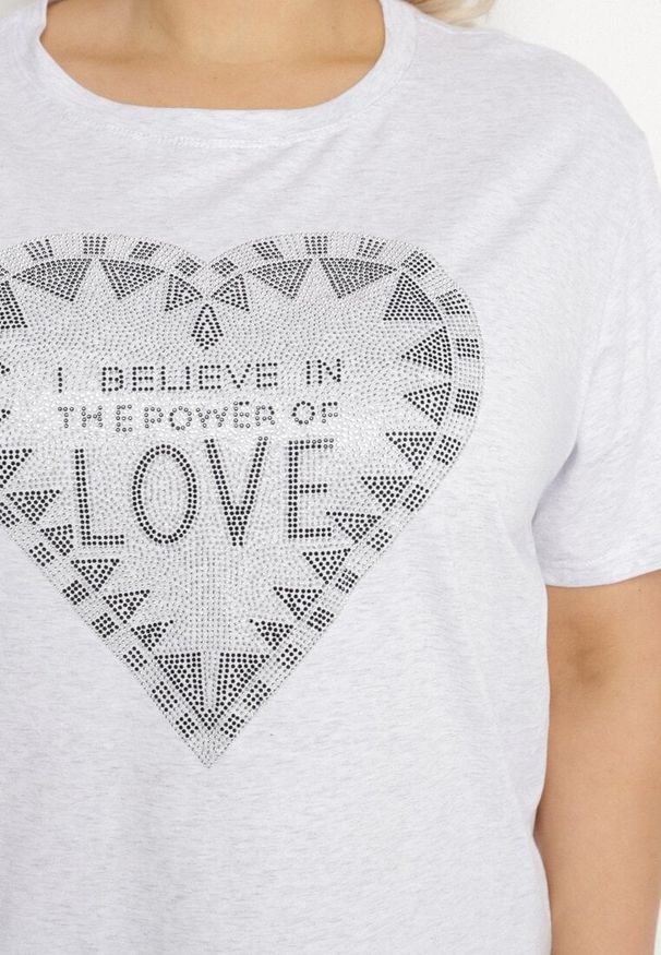 Born2be - Jasnoszary Bawełniany T-shirt z Cyrkoniami Napisem i Sercem Viltebia. Okazja: na co dzień. Kolor: szary. Materiał: bawełna. Wzór: napisy. Styl: klasyczny, casual