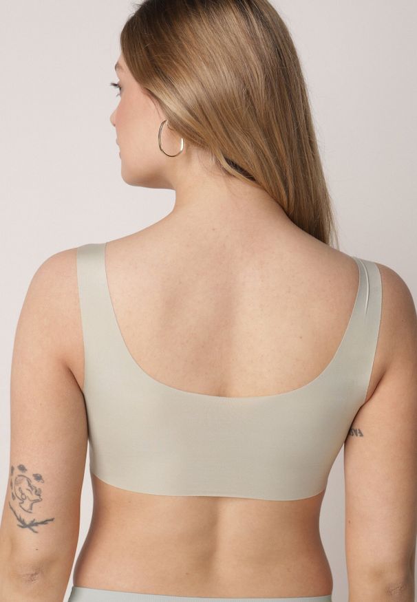 Born2be - Szary Biustonosz Sportowy z Siateczką i Usztywnionymi Miseczkami Zerirae. Kolor: szary. Materiał: dresówka. Rodzaj stanika: wyciągane miseczki