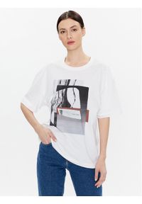 Calvin Klein T-Shirt Photo Print Graphic K20K204995 Biały Relaxed Fit. Kolor: biały. Materiał: bawełna. Wzór: nadruk