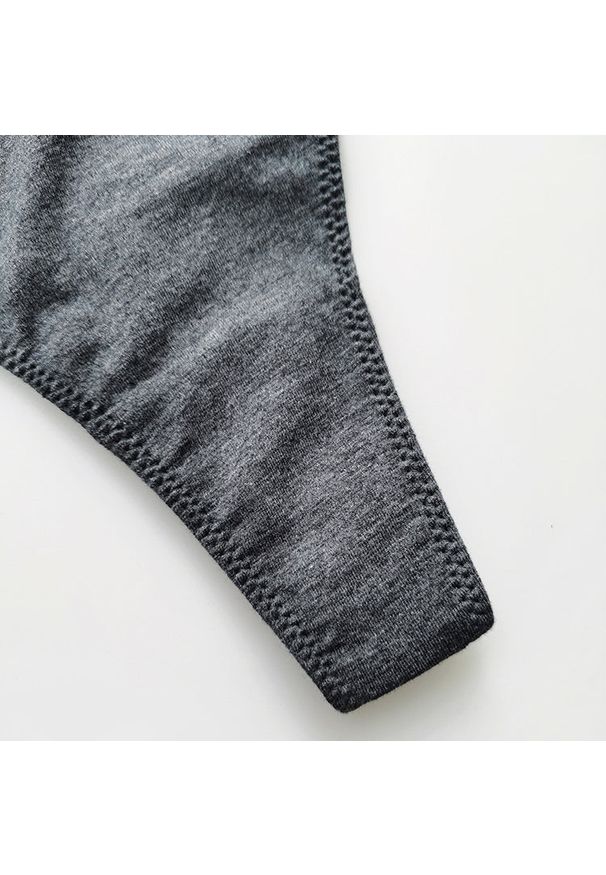 Intica - Stringi damskie z wysokim stanem optycznie wydłużające nogi Jisoon. Stan: podwyższony. Kolor: czerwony. Materiał: materiał