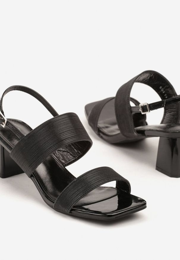 Renee - Czarne Sandały Brokatowe na Słupkowym Obcasie z Metalicznym Połyskiem Greltewi. Kolor: czarny. Materiał: jeans. Obcas: na obcasie. Styl: elegancki. Wysokość obcasa: średni