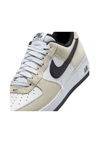 Nike - NIKE Air Force 1 '07 LV8 Sneakersy męskie. Kolor: beżowy. Materiał: materiał, syntetyk, guma, skóra. Szerokość cholewki: normalna. Model: Nike Air Force #5
