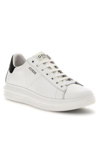 Sneakersy Guess FM8VIB LEL12 WHIBK. Kolor: biały. Materiał: skóra