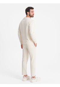 Ombre Clothing - Męski dresowy komplet bluza + spodnie – kremowy V11. Okazja: na co dzień. Kolor: kremowy. Materiał: dresówka. Wzór: aplikacja, jednolity. Styl: klasyczny, casual #3