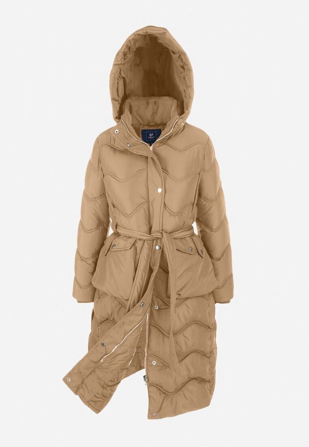 Born2be - Ciemnobeżowa Kurtka Pikowana z Paskiem Jalogi. Okazja: na co dzień. Typ kołnierza: komin. Kolor: beżowy. Materiał: wełna, materiał. Długość rękawa: długi rękaw. Długość: długie. Sezon: zima. Styl: casual