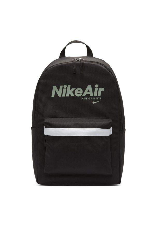 Plecak sportowy Nike Heritage 2.0 20L CT5224. Materiał: materiał, poliester. Wzór: aplikacja. Styl: sportowy