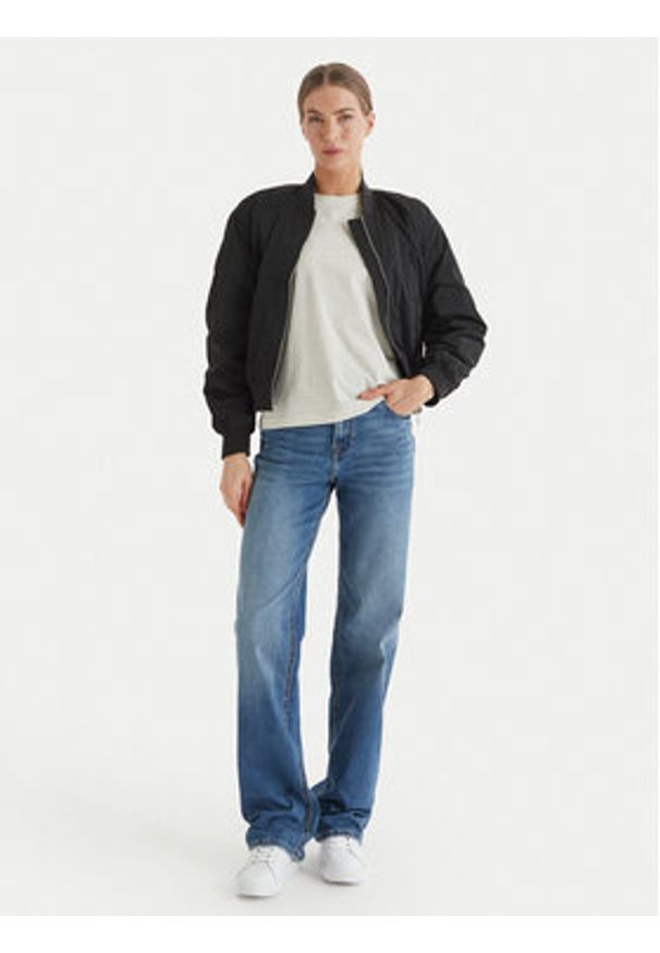 Calvin Klein Jeans Kurtka bomber Essential LV047F505G Czarny Regular Fit. Kolor: czarny. Materiał: syntetyk