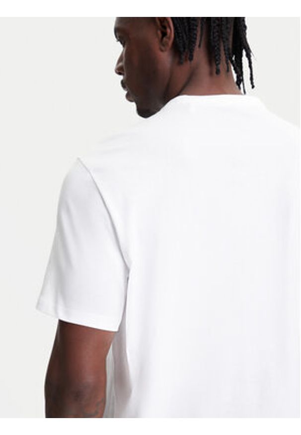 Guess T-Shirt M5YI22 K8FQ4 Biały Regular Fit. Kolor: biały. Materiał: bawełna