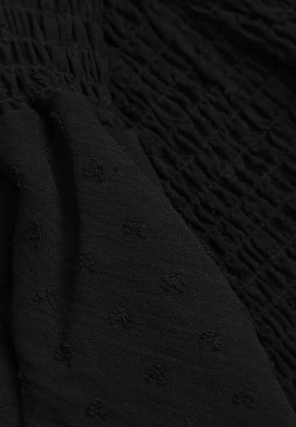 Renee - Czarny Komplet Top Hiszpanka i Spódnico-Spodenki z Falbanami oraz Gumką Rinaria. Kolor: czarny. Materiał: jeans