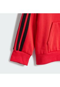 Adidas - Zestaw Essentials Joggers Kids. Kolor: wielokolorowy, czarny, czerwony. Materiał: materiał, dresówka. Styl: młodzieżowy