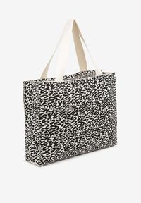 Renee - Czarna Torebka Typu Shopper o Prostokątnym Kształcie Salania. Kolor: czarny. Sezon: lato