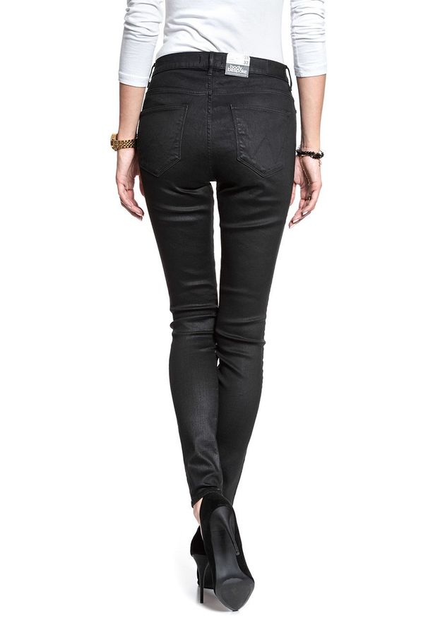 Wrangler - WRANGLER HIGH RISE SKINNY COATED BLACK W27HWT067 112128139. Stan: podwyższony