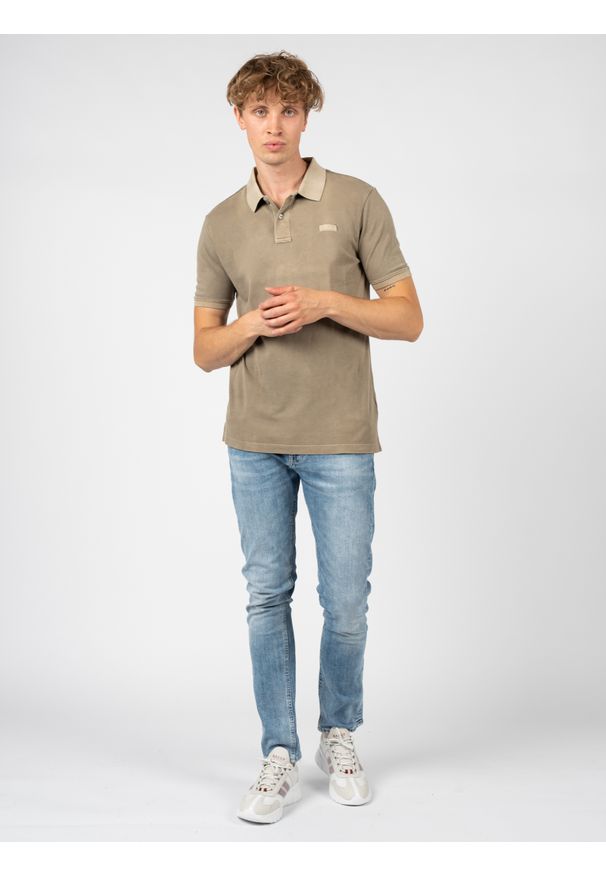 Guess Koszulka Polo. Typ kołnierza: polo. Materiał: bawełna. Wzór: aplikacja