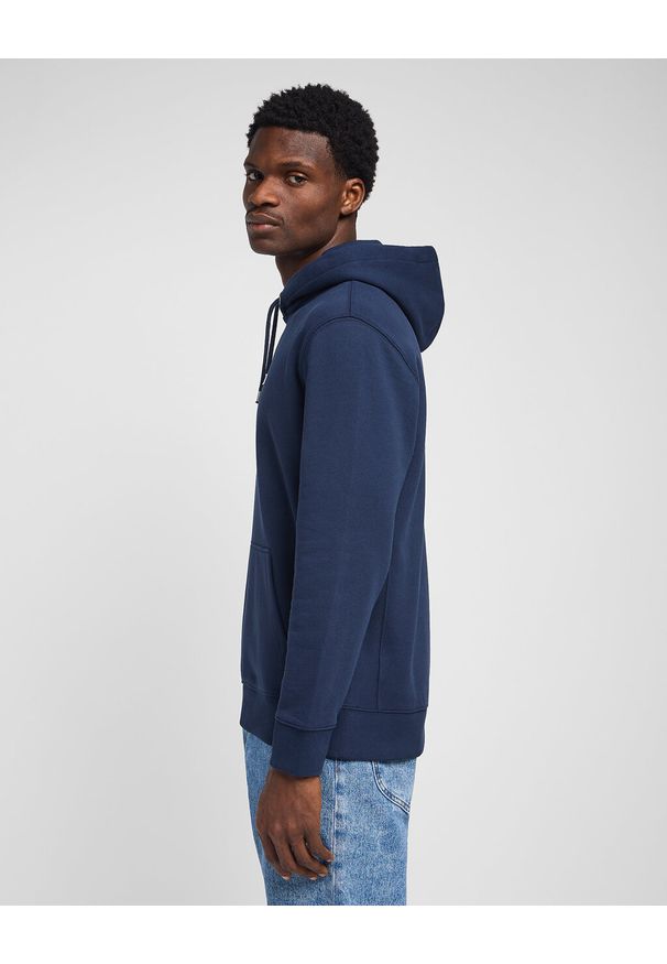 Lee - LEE PLAIN HOODIE MĘSKA BLUZA Z KAPTUREM NIEROZPINANA NAVY L80YFW35 112333648. Typ kołnierza: kaptur