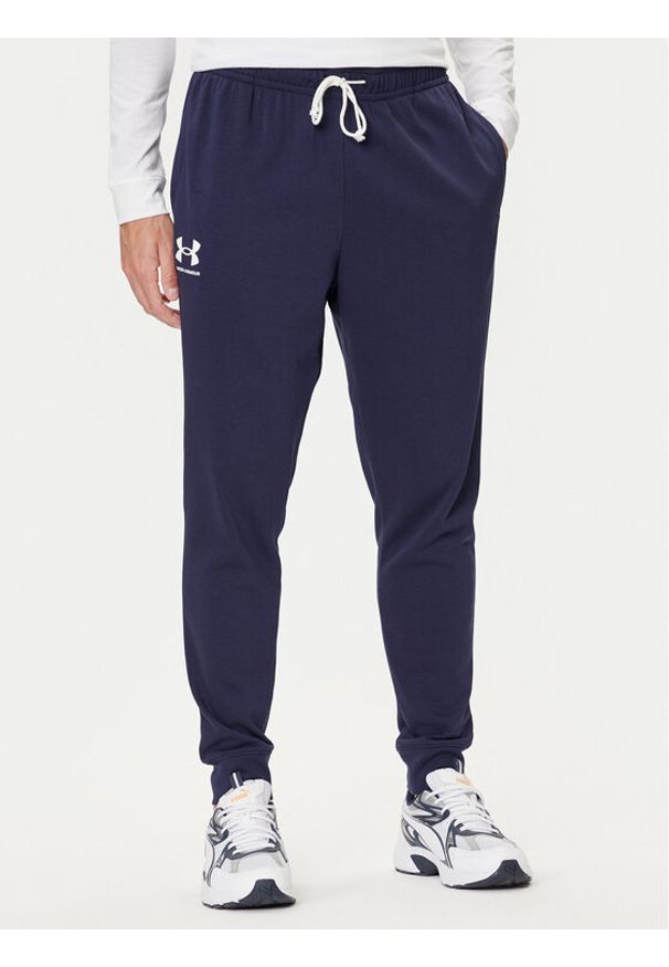 Under Armour Spodnie dresowe Ua Rival Terry Jogger 1380843-410 Granatowy Fitted Fit. Kolor: niebieski. Materiał: bawełna