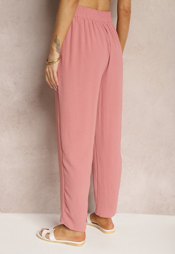 Renee - Ciemnoróżowe Spodnie Regular High Waist z Wiązaniem w Pasie Dimeca. Okazja: na co dzień. Stan: podwyższony. Kolor: różowy. Materiał: materiał. Wzór: aplikacja. Styl: casual