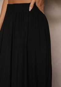 Renee - Czarna Spódnica o Rozkloszowanym Kroju z Wiskozy Lunafina. Okazja: na co dzień. Kolor: czarny. Materiał: wiskoza. Styl: sportowy, klasyczny, casual #5