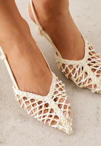 Born2be - Żółte Ażurowe Czółenka z Plecionki na Niskiej Szpilce Nilgias. Okazja: na co dzień. Zapięcie: pasek. Kolor: żółty. Materiał: len. Wzór: ażurowy. Styl: casual, elegancki, boho, klasyczny #7