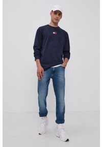 Tommy Jeans Longsleeve DM0DM10932.4890 męski kolor granatowy z aplikacją. Okazja: na co dzień. Kolor: niebieski. Długość rękawa: długi rękaw. Wzór: aplikacja. Styl: casual #4