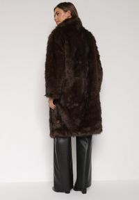 Born2be - Brązowy Jednorzędowy Płaszcz Futro z Szerokim Kołnierzem Wedinalia. Okazja: do pracy, na co dzień. Typ kołnierza: golf. Kolor: brązowy. Materiał: futro. Styl: casual, elegancki #3
