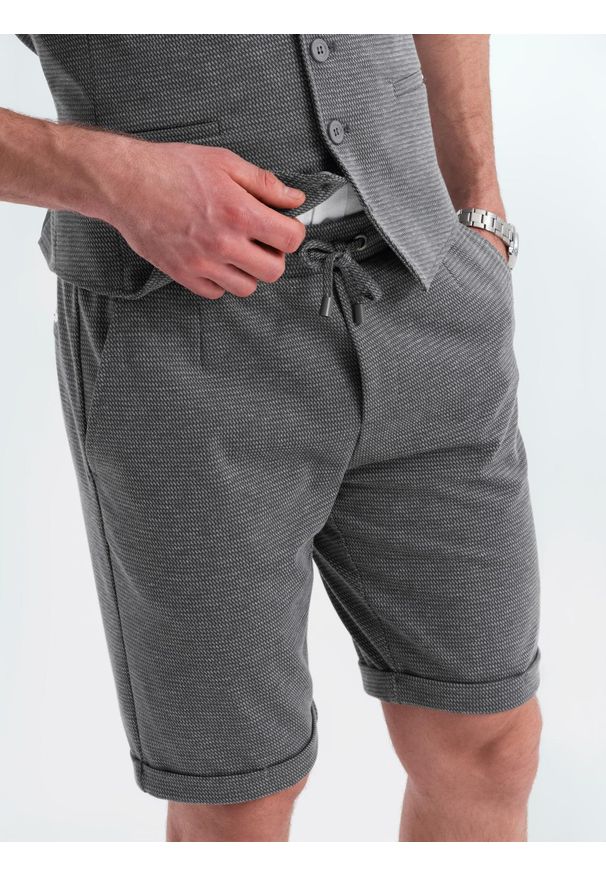 Ombre Clothing - Elegancki zestaw męski kamizelka garniturowa + szorty - grafitowy V3. Okazja: na co dzień. Kolor: szary. Materiał: wiskoza, dzianina, poliester, materiał, bawełna, elastan. Wzór: jednolity. Sezon: lato. Styl: elegancki