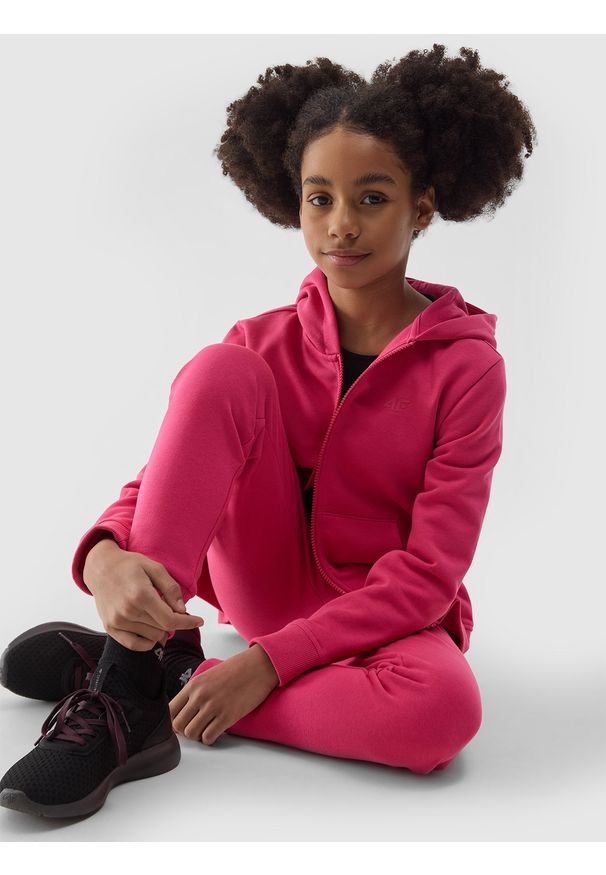 4f - 4F Spodnie dresowe joggery dziewczęce - różowe 134 (8-9 lat). Okazja: na co dzień. Kolor: różowy. Materiał: dresówka. Wzór: ze splotem, gładki. Sezon: lato. Styl: casual, sportowy