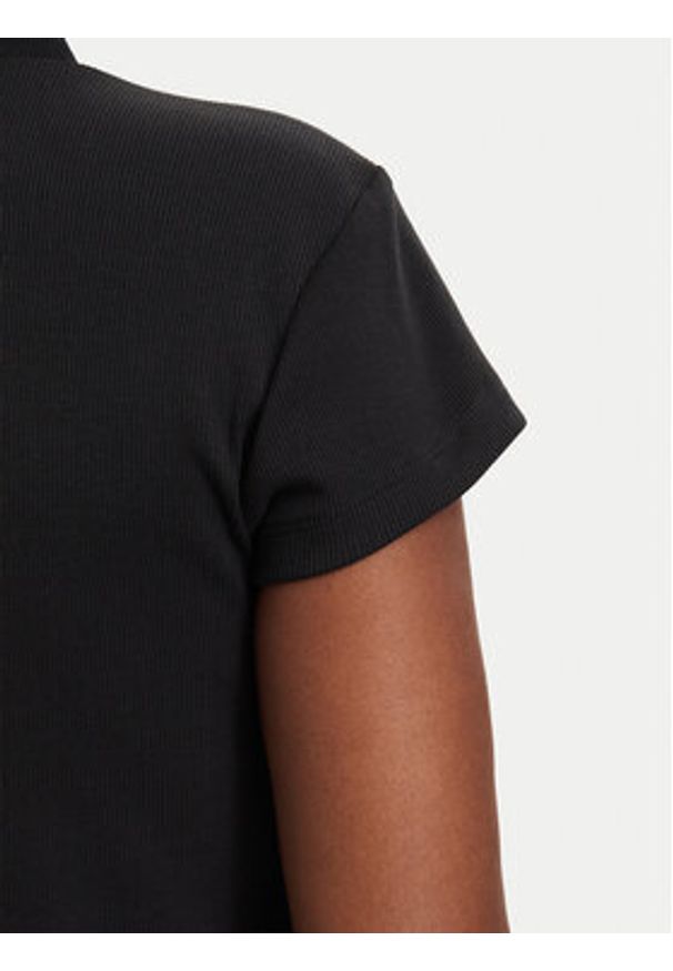 Calvin Klein Jeans T-Shirt LV047G240G Czarny Slim Fit. Kolor: czarny. Materiał: bawełna