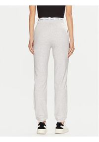 Guess Spodnie dresowe O5RB01 KCO31 Szary Regular Fit. Kolor: szary. Materiał: bawełna #3